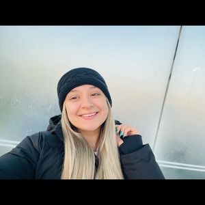 Meet your Posher, Lia